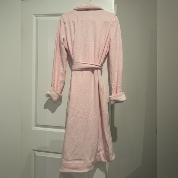 UGG Soft Pink Robe - Picture 2 of 7